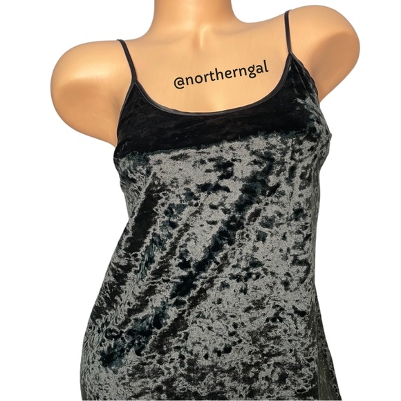 Victoria’s Secret Crushed Velvet Slip Black - Picture 8 of 11